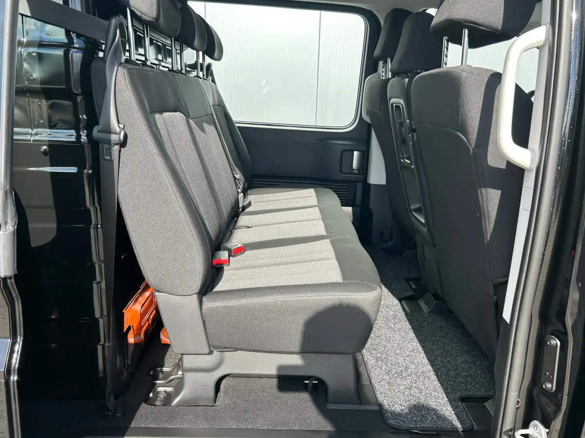 Dubbel Cabine UNIEK! | Dubbele Cabine | Trekhaak 1500 KG Trekgewicht | Navigatie | Airco Automatisch | +