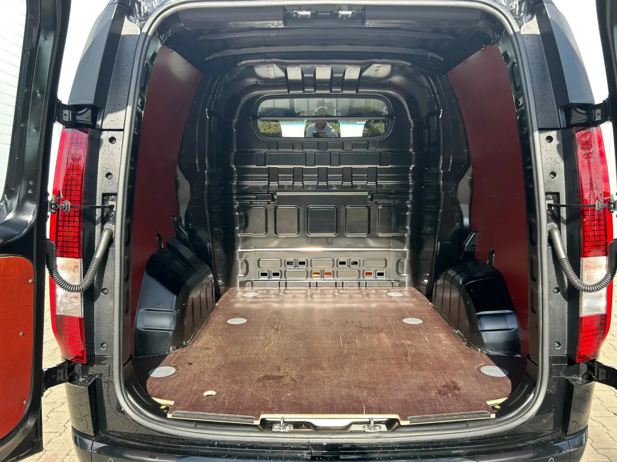 Dubbel Cabine UNIEK! | Dubbele Cabine | Trekhaak 1500 KG Trekgewicht | Navigatie | Airco Automatisch | +