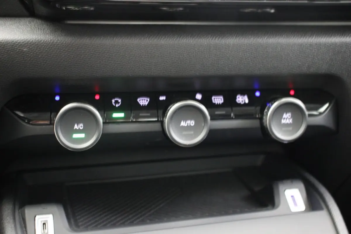 Feel X 50 kWh - Carplay, Cruise, Clima, SOH 96,31% Copy