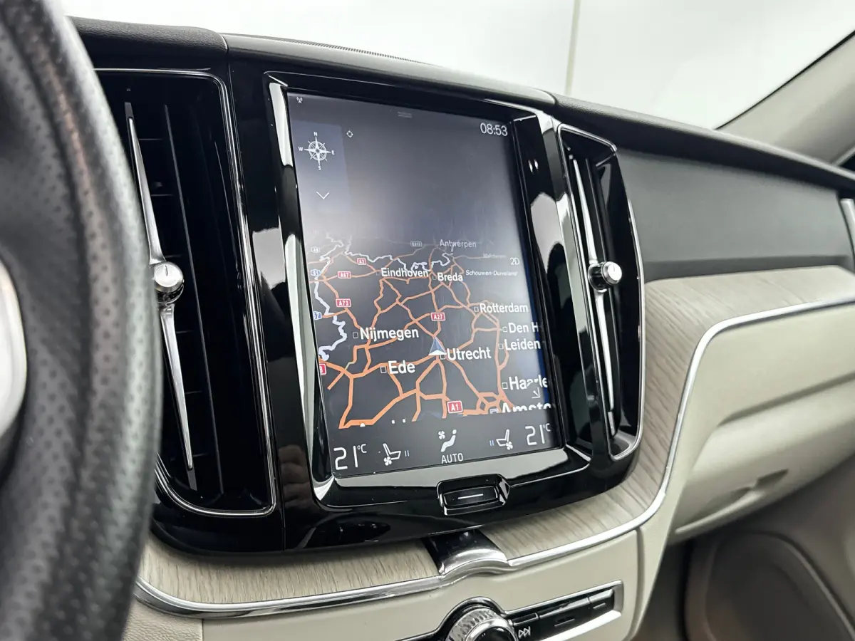 T5 AWD Inscription | 20" | Luchtvering | Trekhaak |  Geventileerd Nappa | Head-Up | Panoramadak | 360 Camera | Full LED | Parkeerverwarming