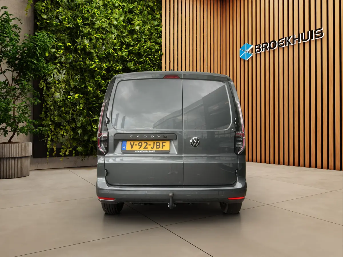 2.0 TDI Style DSG | Trekhaak | Camera | LED Koplampen | Achteruitrijcamera | Airco (automatisch) | Betonplex in laadruimte