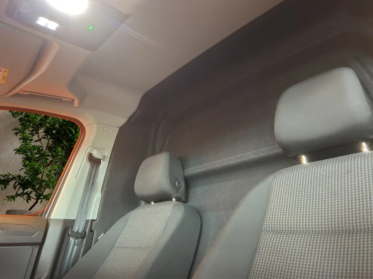 2.0 TDI Style DSG | Trekhaak | Camera | LED Koplampen | Achteruitrijcamera | Airco (automatisch) | Betonplex in laadruimte