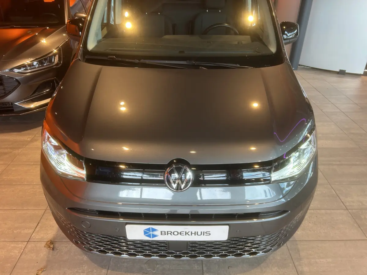 2.0 TDI Style DSG | Trekhaak | Camera | LED Koplampen | Achteruitrijcamera | Airco (automatisch) | Betonplex in laadruimte