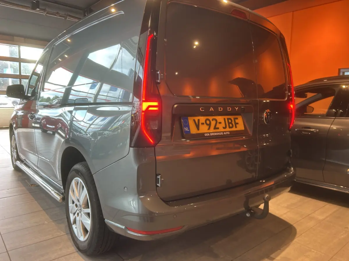 2.0 TDI Style DSG | Trekhaak | Camera | LED Koplampen | Achteruitrijcamera | Airco (automatisch) | Betonplex in laadruimte