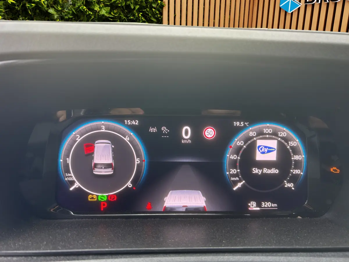 2.0 TDI Style DSG | Trekhaak | Camera | LED Koplampen | Achteruitrijcamera | Airco (automatisch) | Betonplex in laadruimte