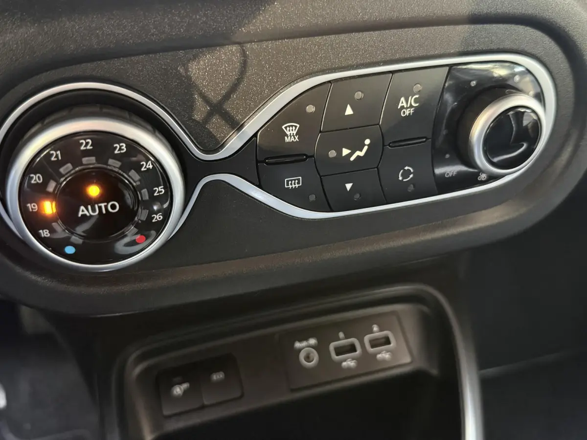 0.9 TCe Intens AUTOMAAT | Climate Control | Cruise Control | Parkeersensoren | Licht metalen velgen