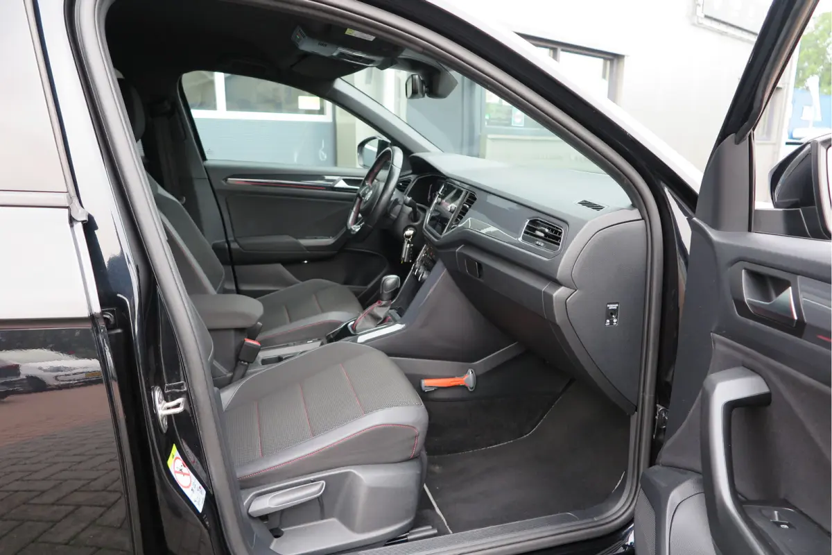 1.5 TSI 150pk DSG Sport Business R-Line ,Led,Trekhaak ,Navi, Achteruitrijcamera, Virtual cockpit, DAB+ , PDC, LMV19" ,Electr. achterklep, Carplay etc.