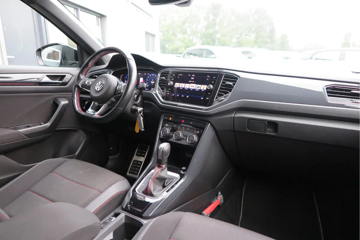 1.5 TSI 150pk DSG Sport Business R-Line ,Led,Trekhaak ,Navi, Achteruitrijcamera, Virtual cockpit, DAB+ , PDC, LMV19" ,Electr. achterklep, Carplay etc.