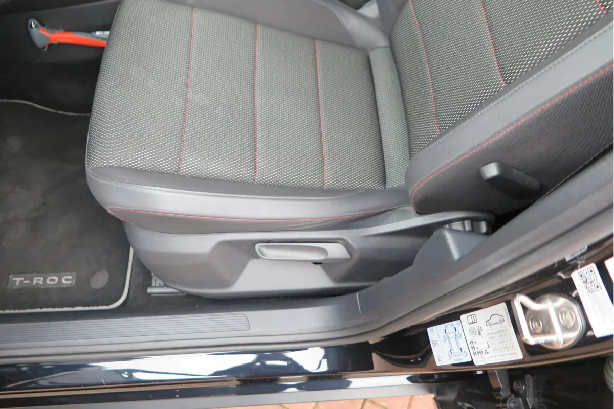 1.5 TSI 150pk DSG Sport Business R-Line ,Led,Trekhaak ,Navi, Achteruitrijcamera, Virtual cockpit, DAB+ , PDC, LMV19" ,Electr. achterklep, Carplay etc.
