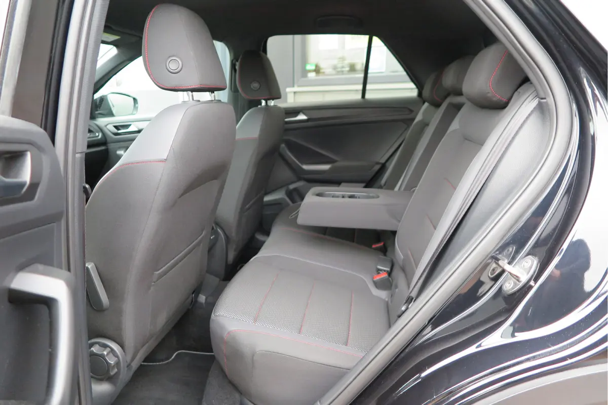 1.5 TSI 150pk DSG Sport Business R-Line ,Led,Trekhaak ,Navi, Achteruitrijcamera, Virtual cockpit, DAB+ , PDC, LMV19" ,Electr. achterklep, Carplay etc.