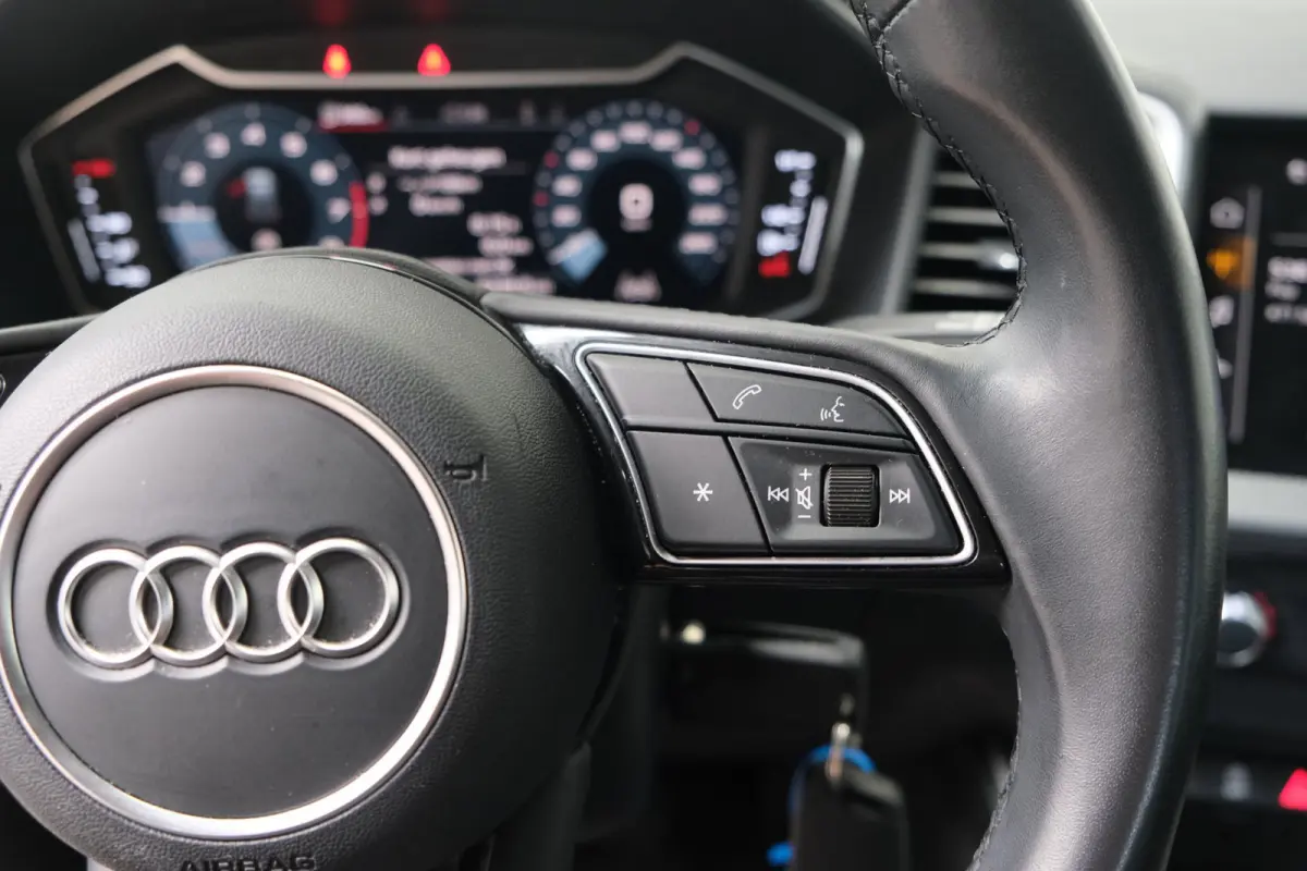 25 TFSI Advanced edition - N.A.P. Airco, Cruise, Virtual display, Carplay, PDC.