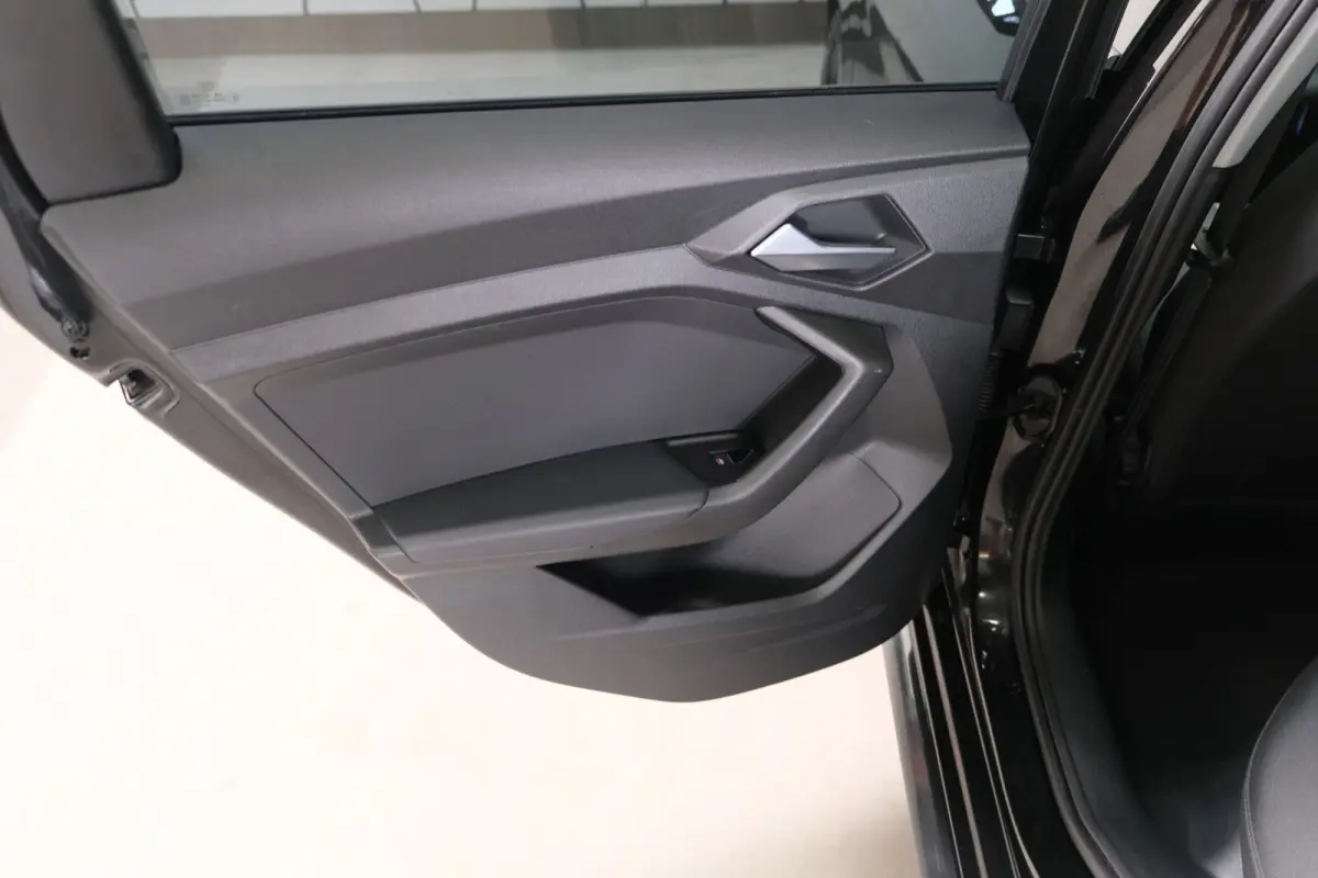 25 TFSI Advanced edition - N.A.P. Airco, Cruise, Virtual display, Carplay, PDC.
