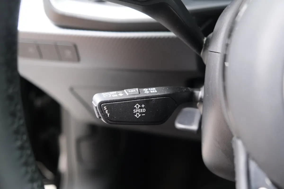 25 TFSI Advanced edition - N.A.P. Airco, Cruise, Virtual display, Carplay, PDC.