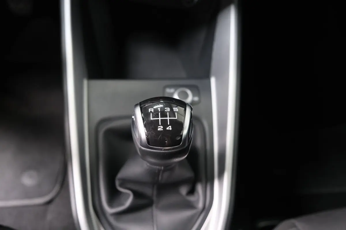 25 TFSI Advanced edition - N.A.P. Airco, Cruise, Virtual display, Carplay, PDC.