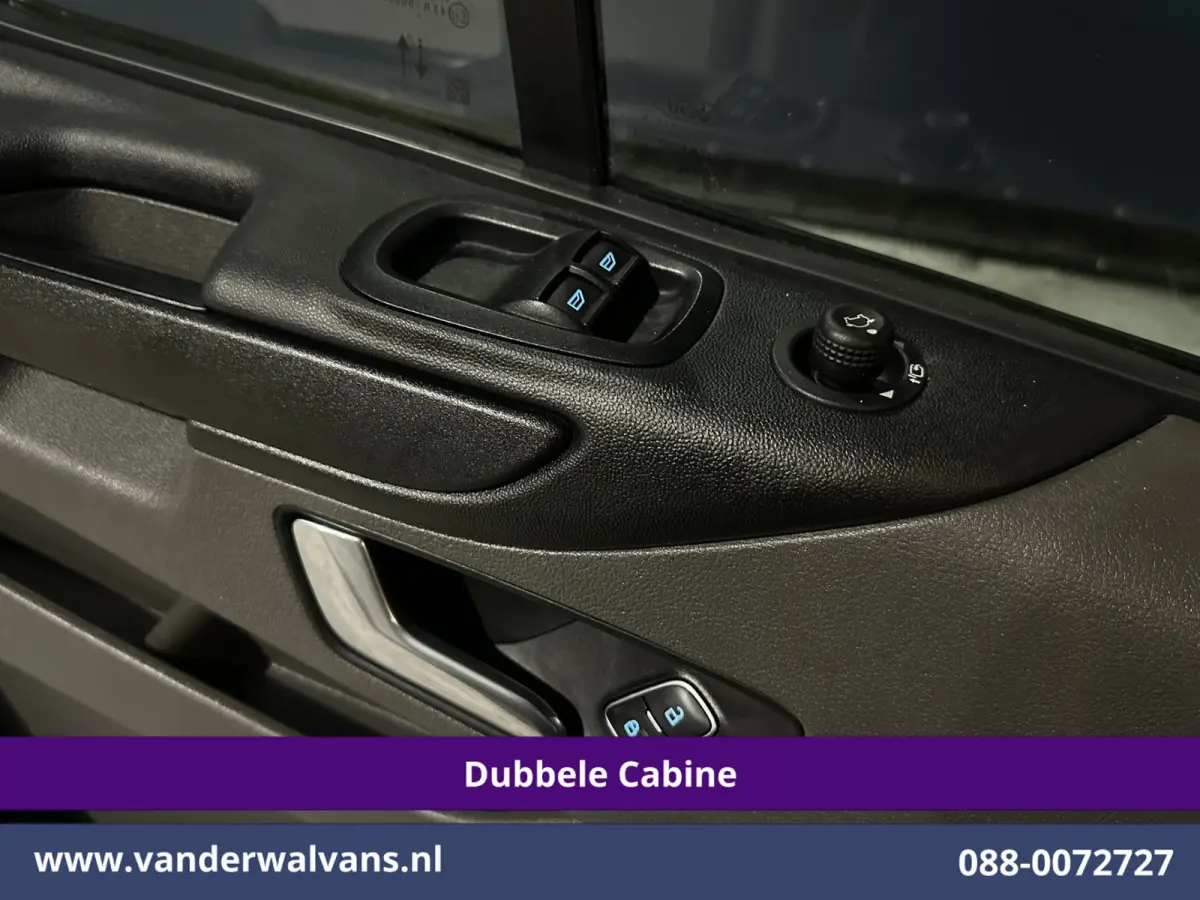 2.0 TDCI 131pk Automaat L2H1 Dubbele Cabine Euro6 Airco | 6-Zits | Camera | Navigatie | LED | Apple Carplay Adaptieve Cruisecontrol, Android Auto, Trekhaak, Verwarmde Voorruit, Parkeersensor