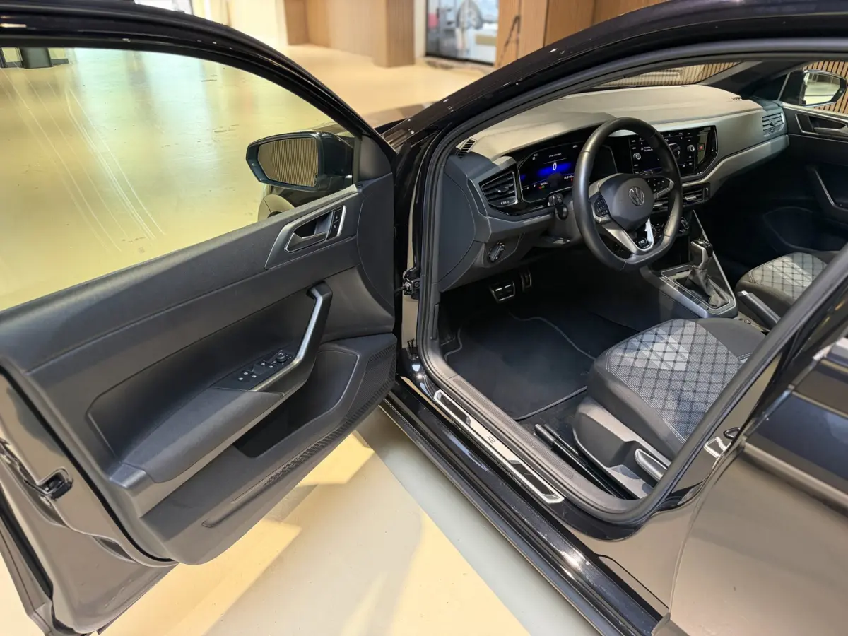 1.0 TSI R-Line |Pano|Matrix|Carplay|
