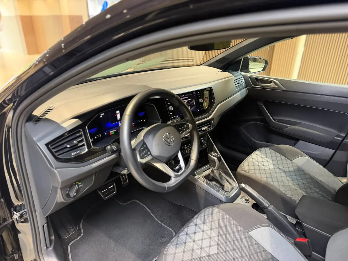 1.0 TSI R-Line |Pano|Matrix|Carplay|