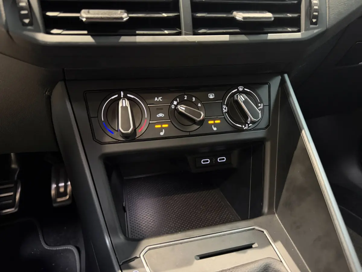 1.0 TSI R-Line |Pano|Matrix|Carplay|