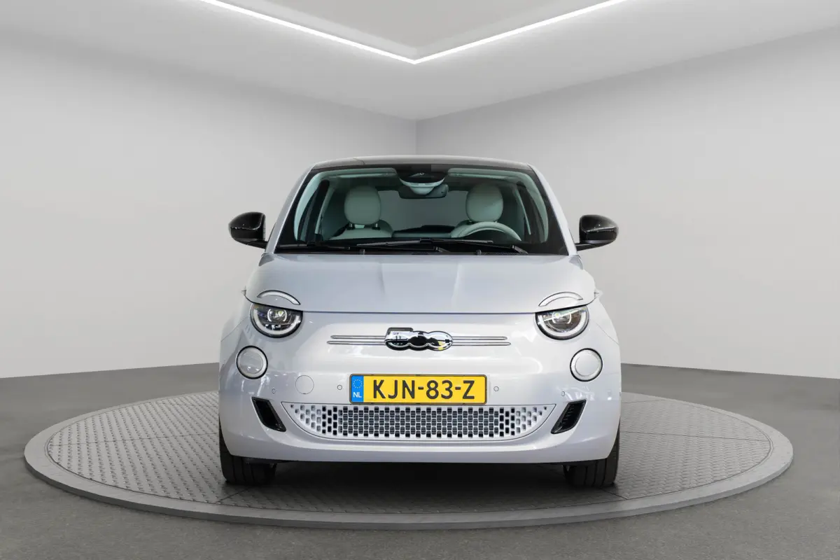 La Prima 42 kWh | Tot 8 Jaar Garantie | Stoelverwarming | Camera | Navigatie | Climate Controle | Apple Carplay & Android Auto |