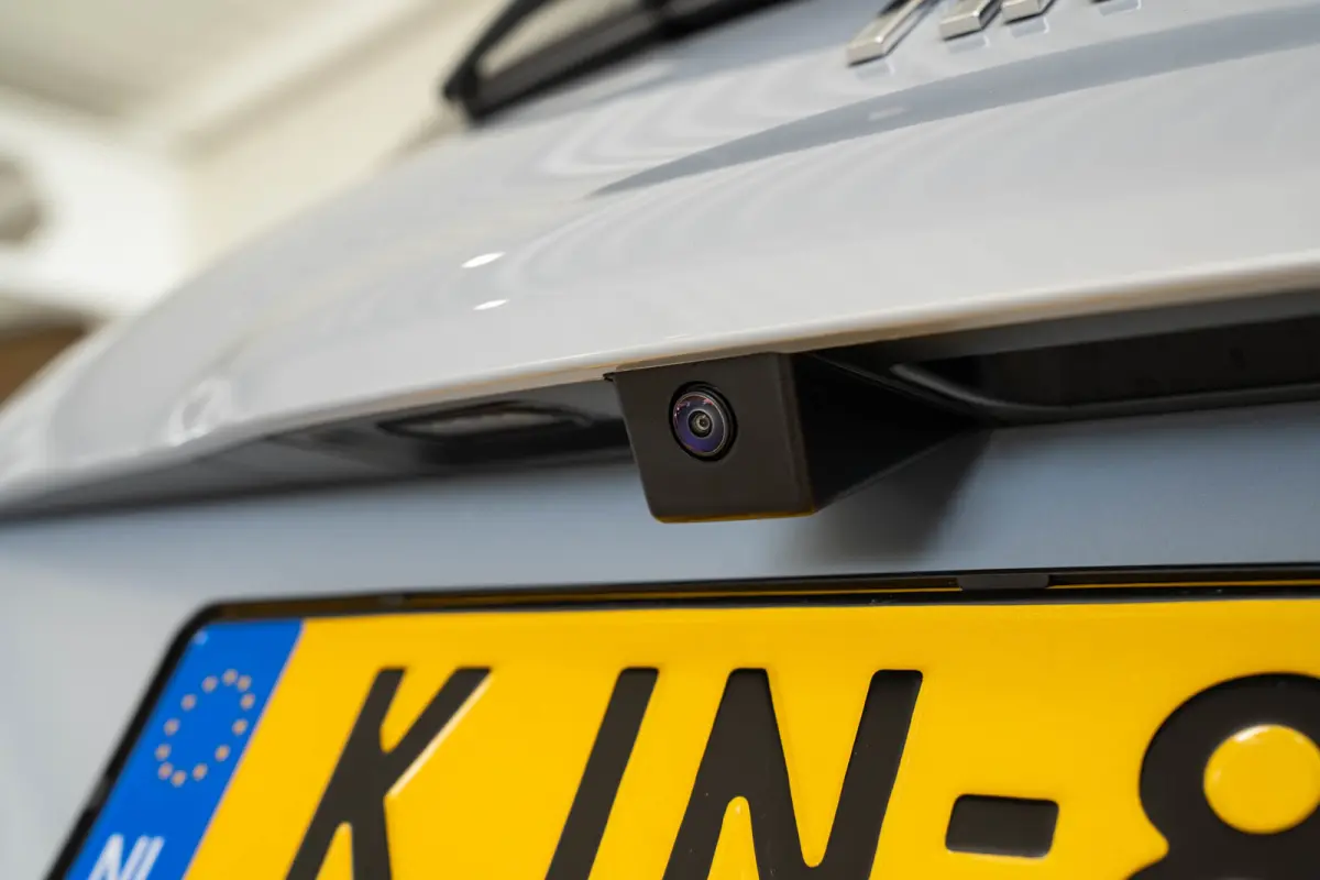 La Prima 42 kWh | Tot 8 Jaar Garantie | Stoelverwarming | Camera | Navigatie | Climate Controle | Apple Carplay & Android Auto |