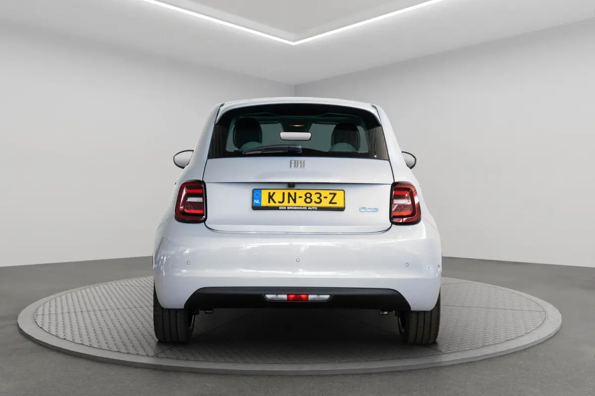 La Prima 42 kWh | Tot 8 Jaar Garantie | Stoelverwarming | Camera | Navigatie | Climate Controle | Apple Carplay & Android Auto |