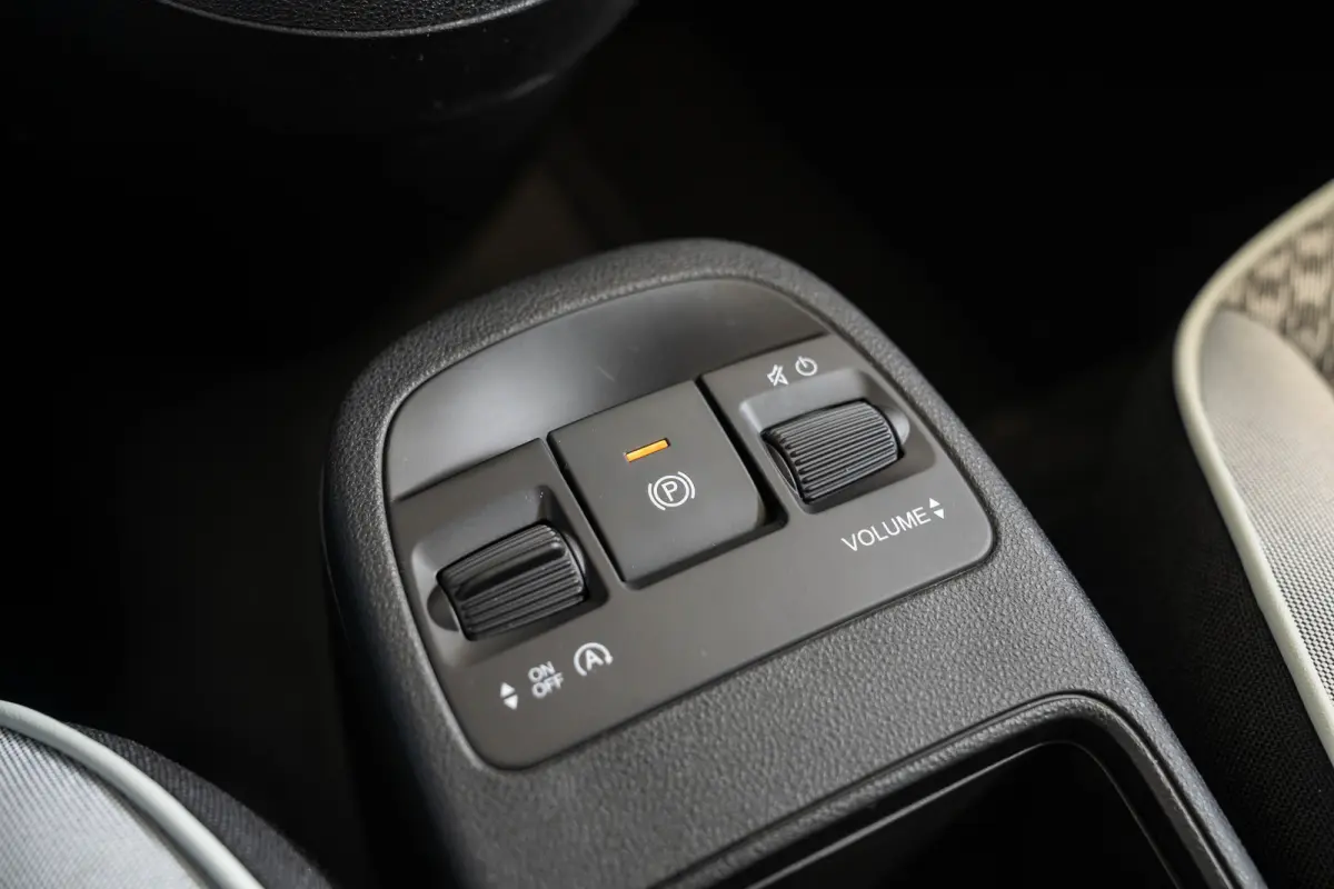 1.0 Hybrid Torino Launch Edition | Climate Controle | Apple Carplay & Android Auto | Parkeersensoren | Dodehoek Detectie | Lichtmetalen velgen |