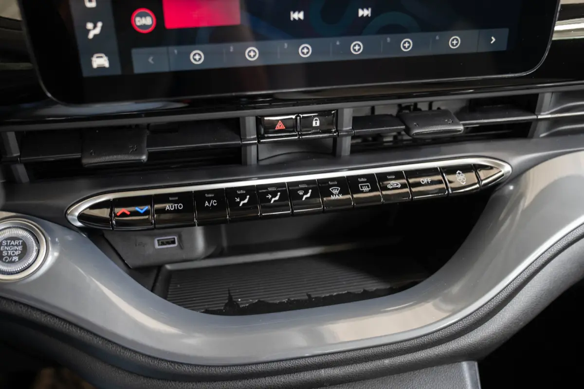 1.0 Hybrid Torino Launch Edition | Climate Controle | Apple Carplay & Android Auto | Parkeersensoren | Dodehoek Detectie | Lichtmetalen velgen |