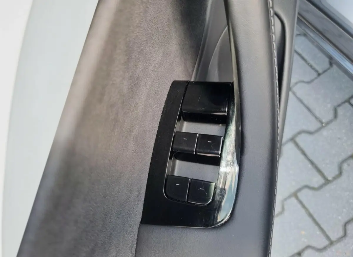 Performance AWD 75kWh SOH 89,4%| Panoramadak | Leder | NL Auto | 463 PK
