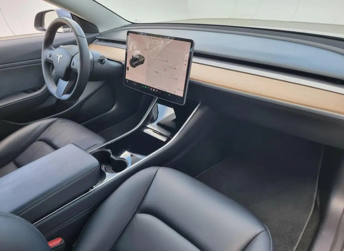 Performance AWD 75kWh SOH 89,4%| Panoramadak | Leder | NL Auto | 463 PK