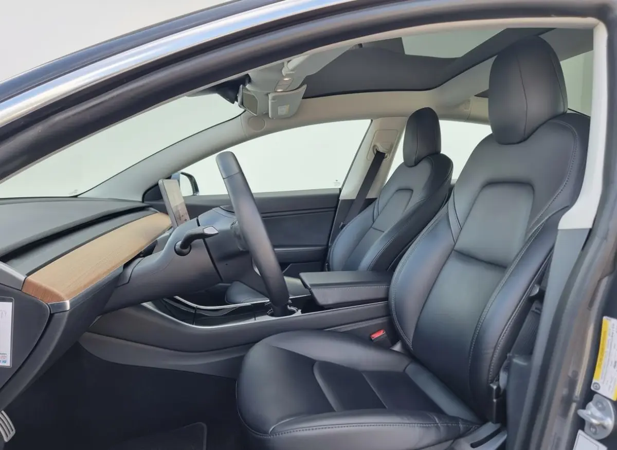 Performance AWD 75kWh SOH 89,4%| Panoramadak | Leder | NL Auto | 463 PK