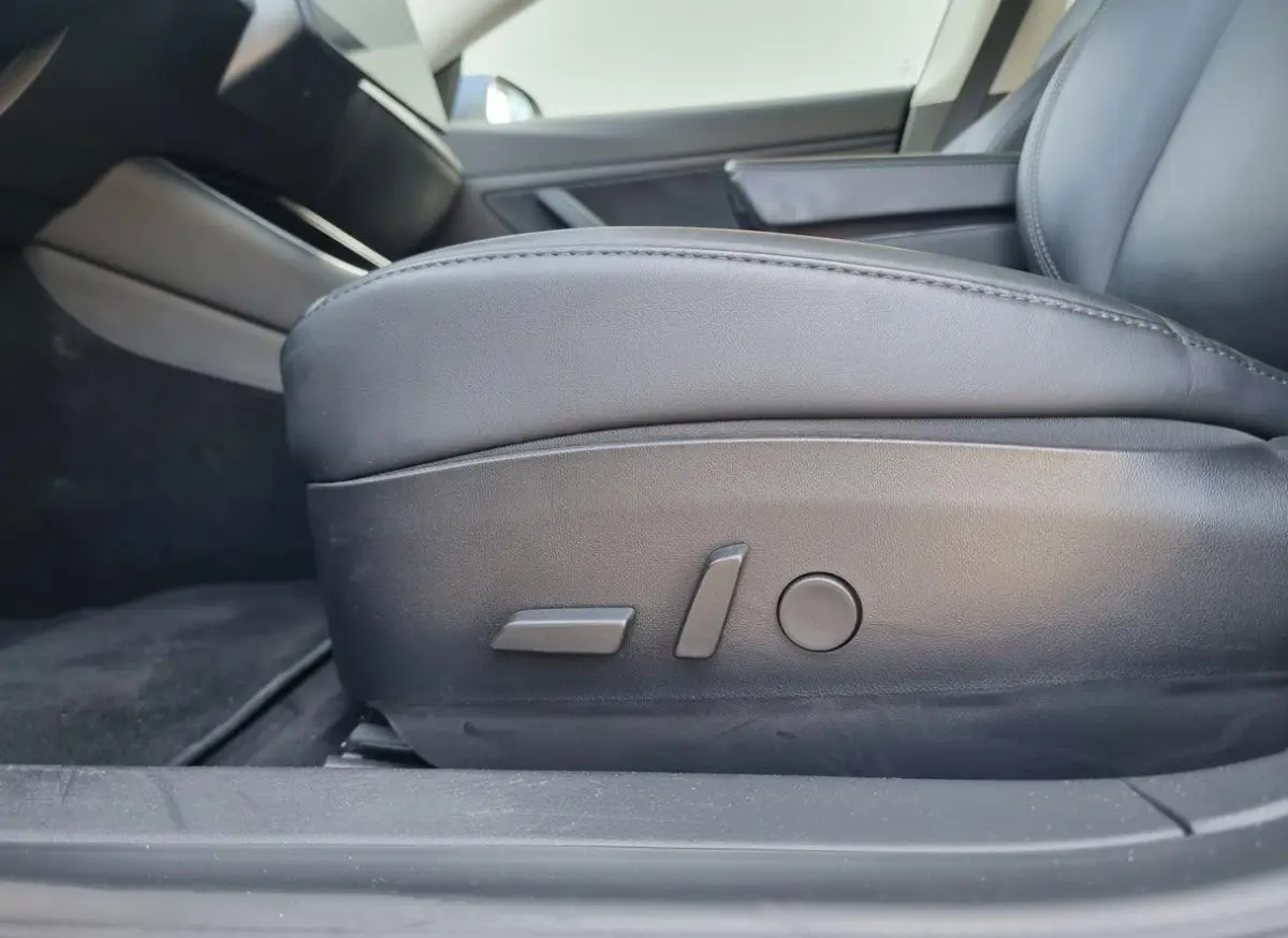 Performance AWD 75kWh SOH 89,4%| Panoramadak | Leder | NL Auto | 463 PK