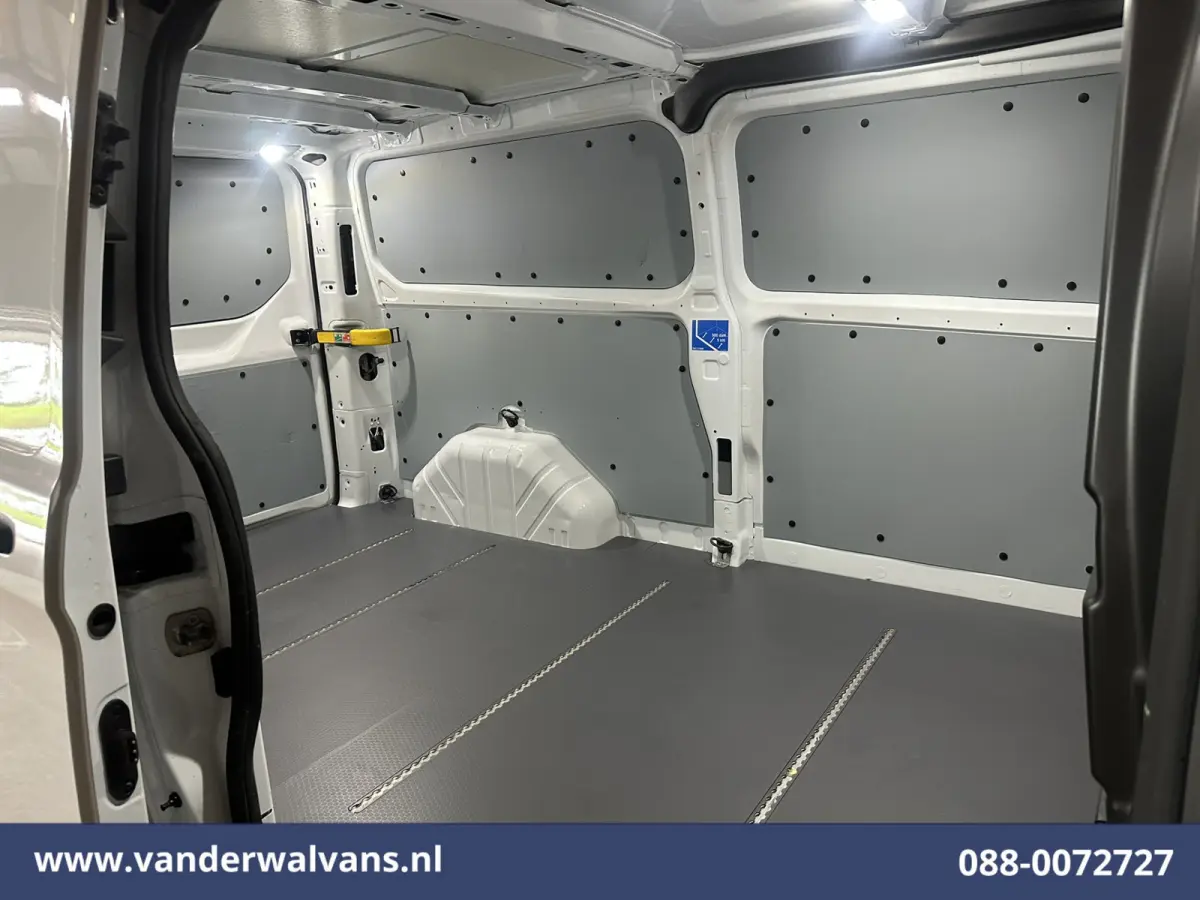 2.0 TDCI 105pk L2H1 Euro6 Airco | Camera | Navigatie | LED | Apple Carplay Cruisecontrol, Android Auto, Stoelverwarming, Verwarmde Voorruit, Parkeersensoren, Bijrijdersbank