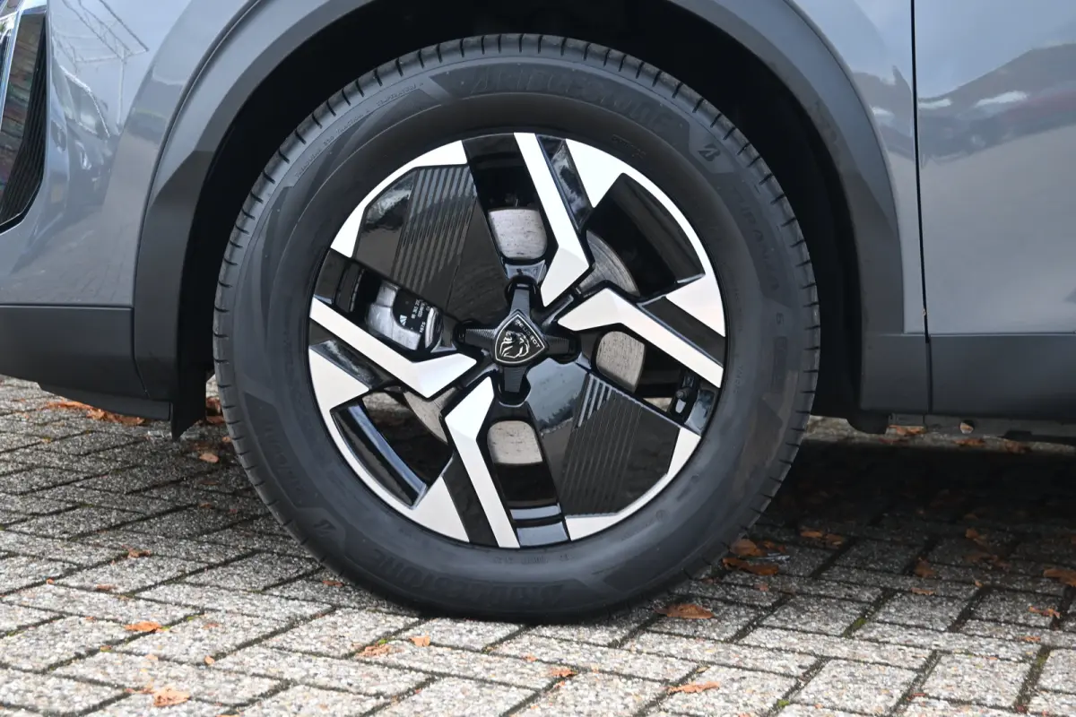 1.2 Hybrid 145 GT Tot 8 Jaar Garantie! | Navi by App | Achteruitrijcamera | Cruise Control | Keyless Entry | Full Led | LMV 17" |