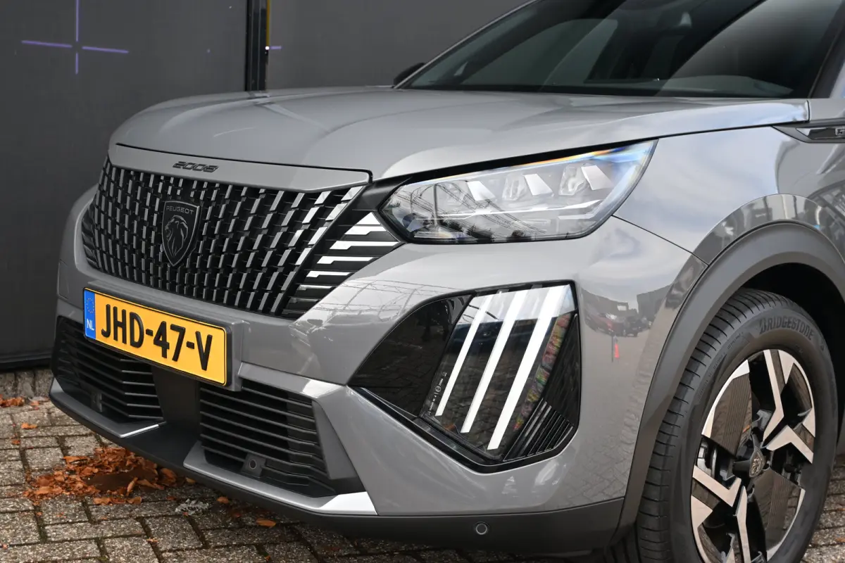 1.2 Hybrid 145 GT Tot 8 Jaar Garantie! | Navi by App | Achteruitrijcamera | Cruise Control | Keyless Entry | Full Led | LMV 17" |
