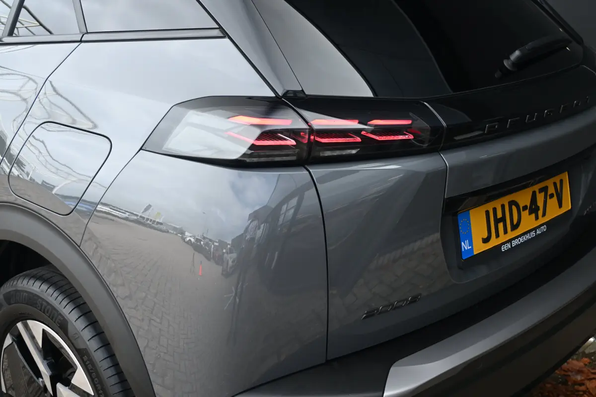 1.2 Hybrid 145 GT Tot 8 Jaar Garantie! | Navi by App | Achteruitrijcamera | Cruise Control | Keyless Entry | Full Led | LMV 17" |