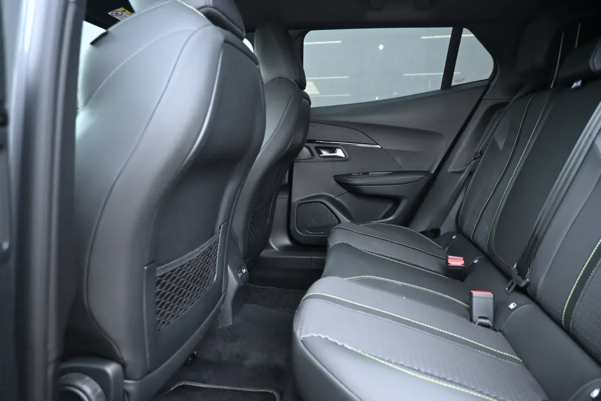 1.2 Hybrid 145 GT Tot 8 Jaar Garantie! | Navi by App | Achteruitrijcamera | Cruise Control | Keyless Entry | Full Led | LMV 17" |
