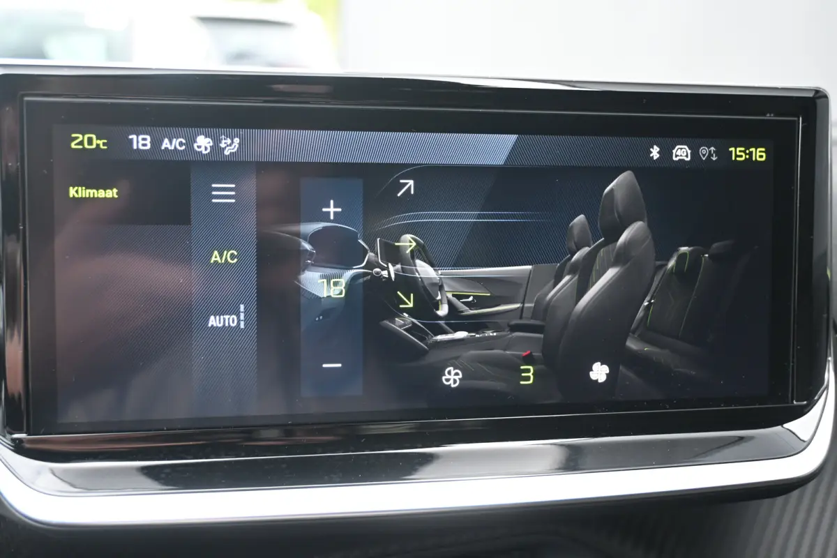 1.2 Hybrid 145 GT Tot 8 Jaar Garantie! | Navi by App | Achteruitrijcamera | Cruise Control | Keyless Entry | Full Led | LMV 17" |