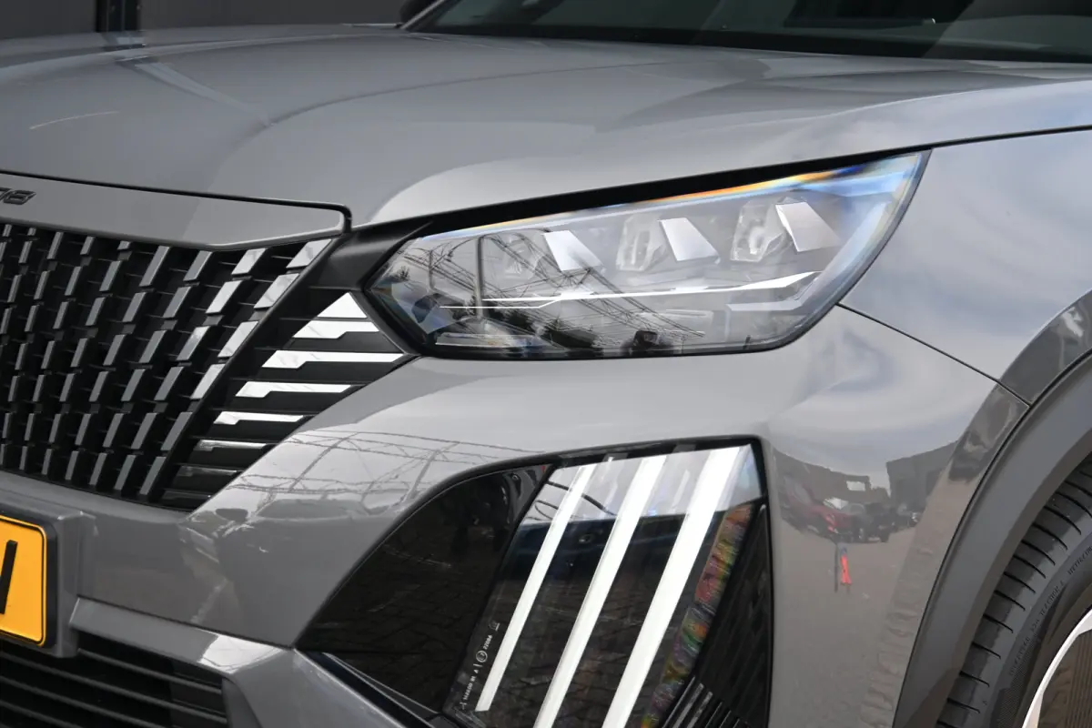1.2 Hybrid 145 GT Tot 8 Jaar Garantie! | Navi by App | Achteruitrijcamera | Cruise Control | Keyless Entry | Full Led | LMV 17" |