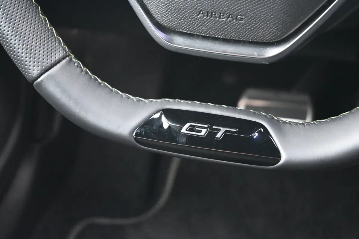 1.2 Hybrid 145 GT Tot 8 Jaar Garantie! | Navi by App | Achteruitrijcamera | Cruise Control | Keyless Entry | Full Led | LMV 17" |