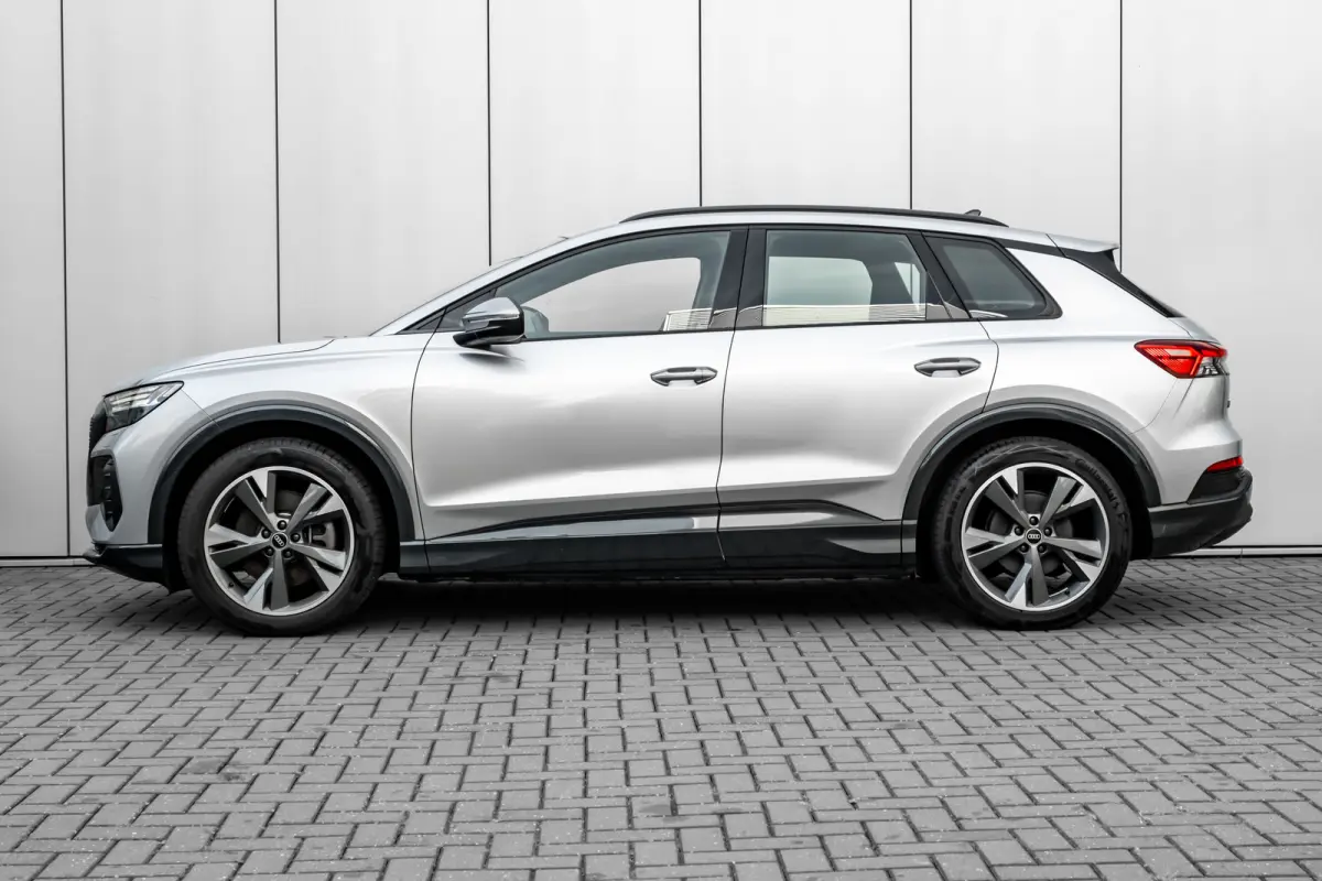 40 Launch edition Advanced Plus 77 kWh 204PK | Trekhaak | Elek. Stoelen | Dodehoek | Head-up display | Stoelverw. voor
