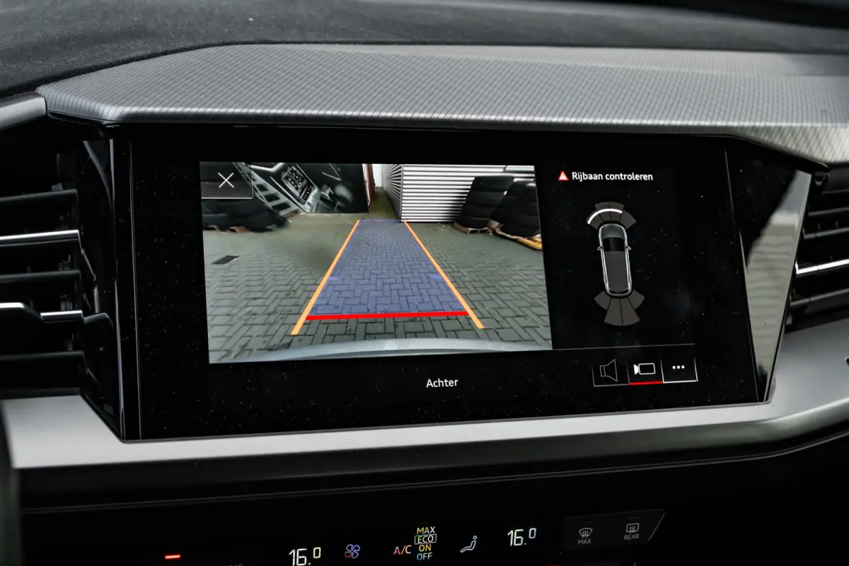 40 Launch edition Advanced Plus 77 kWh 204PK | Trekhaak | Elek. Stoelen | Dodehoek | Head-up display | Stoelverw. voor
