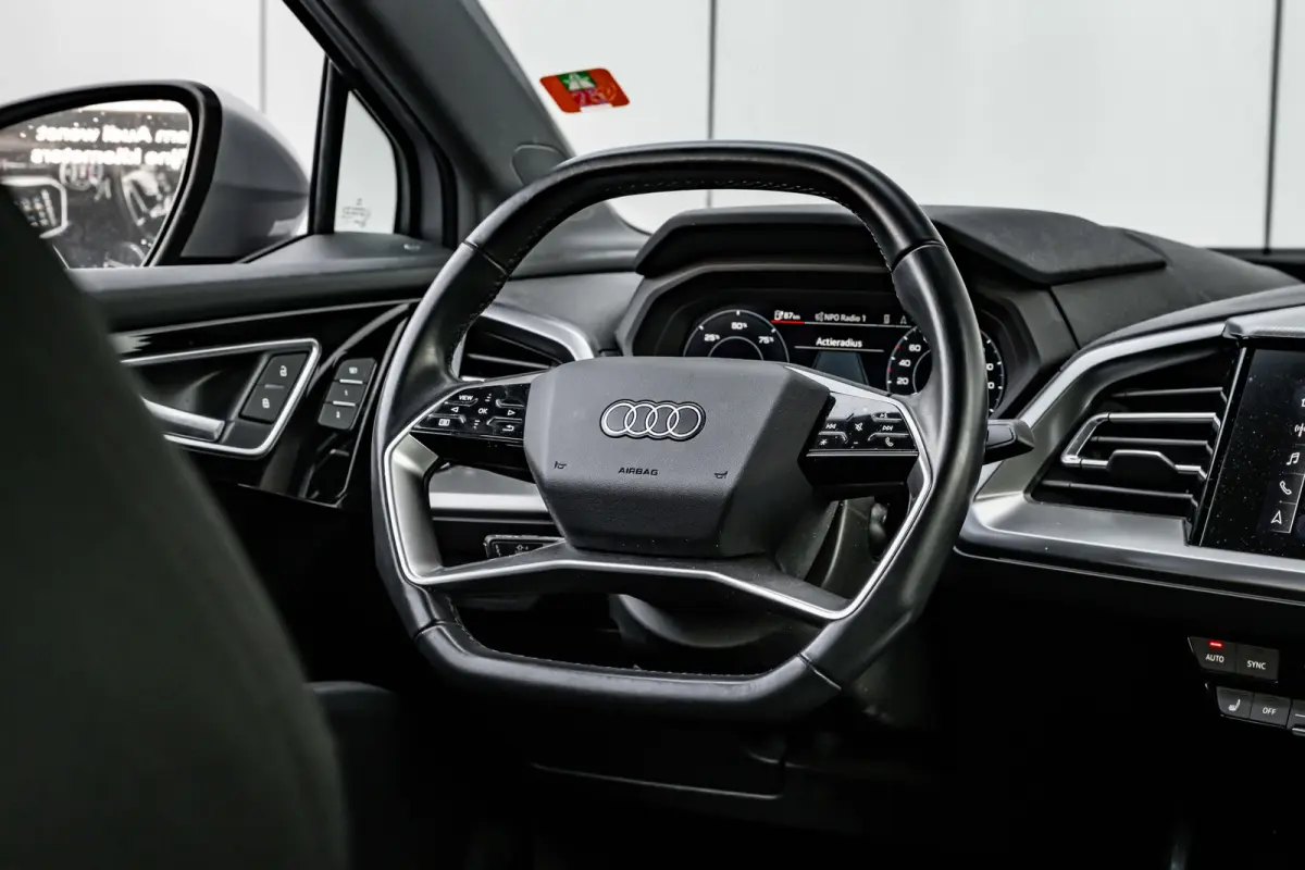40 Launch edition Advanced Plus 77 kWh 204PK | Trekhaak | Elek. Stoelen | Dodehoek | Head-up display | Stoelverw. voor