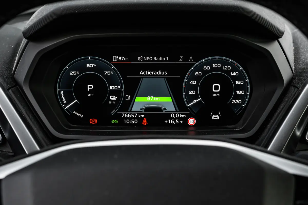 40 Launch edition Advanced Plus 77 kWh 204PK | Trekhaak | Elek. Stoelen | Dodehoek | Head-up display | Stoelverw. voor