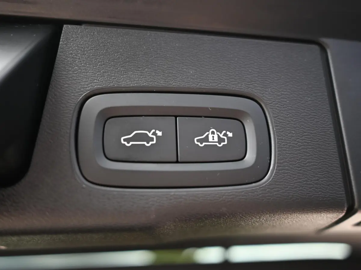 2.0 T6 R-Design AWD 398PK Long Range | Pano | Orrefors | 360 | Harmon Kardon | Keyless | ACC | Stoelverwarming voor+achter | Memory | Leder | Carplay | Trekhaak | Stuurwielverwarming | Digit