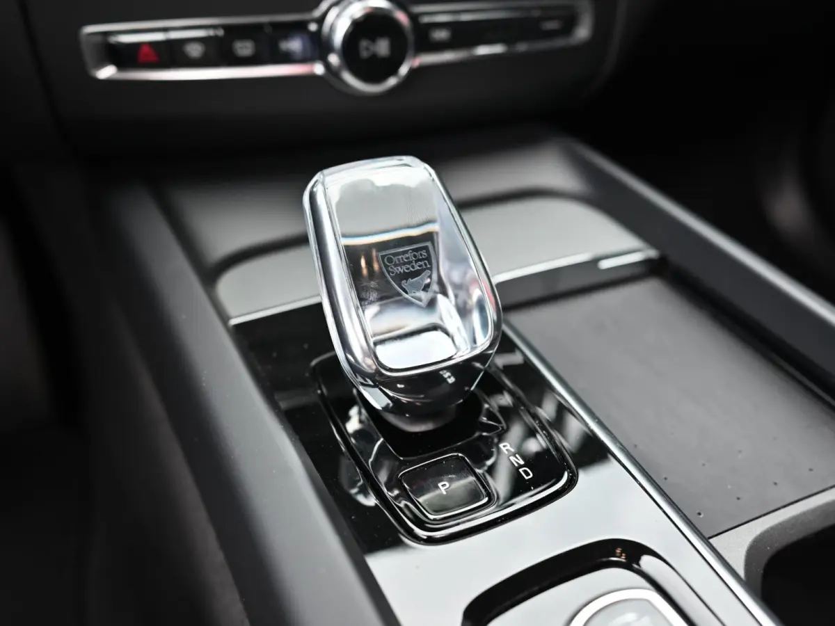 2.0 T6 R-Design AWD 398PK Long Range | Pano | Orrefors | 360 | Harmon Kardon | Keyless | ACC | Stoelverwarming voor+achter | Memory | Leder | Carplay | Trekhaak | Stuurwielverwarming | Digit