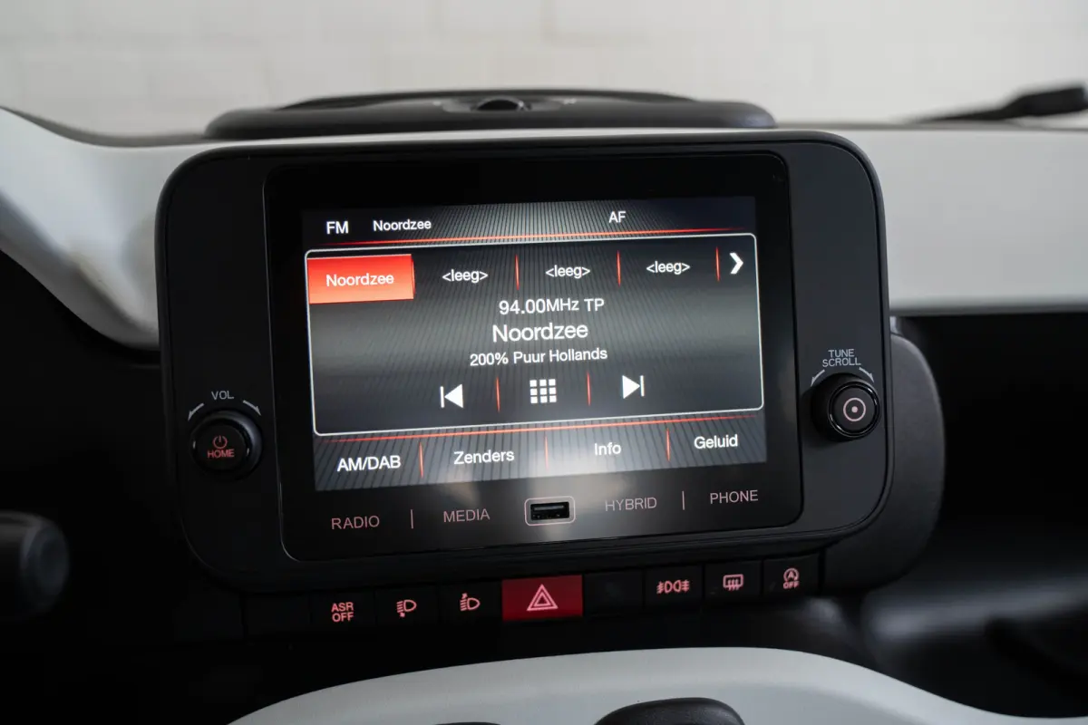 1.0 Hybrid Cross | Tot 8 Jaar Garantie | Parkeersensoren | Apple Carplay & Android Auto | Cruise Controle | Airco |