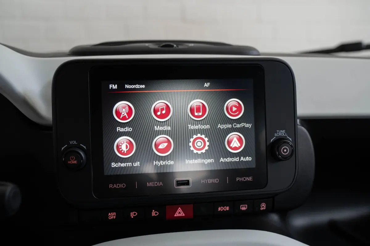 1.0 Hybrid Cross | Tot 8 Jaar Garantie | Parkeersensoren | Apple Carplay & Android Auto | Cruise Controle | Airco |