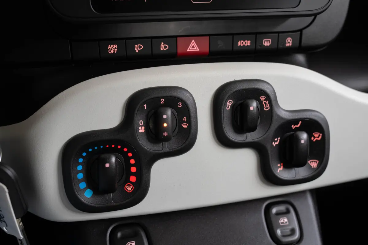 1.0 Hybrid Cross | Tot 8 Jaar Garantie | Parkeersensoren | Apple Carplay & Android Auto | Cruise Controle | Airco |