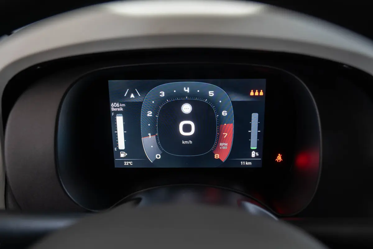 1.0 Hybrid Cross | Tot 8 Jaar Garantie | Parkeersensoren | Apple Carplay & Android Auto | Cruise Controle | Airco |