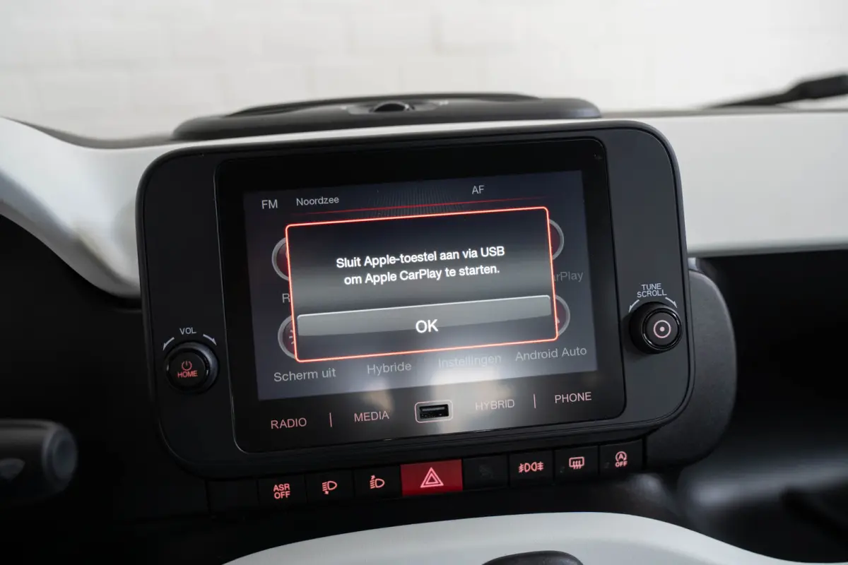 1.0 Hybrid Cross | Tot 8 Jaar Garantie | Parkeersensoren | Apple Carplay & Android Auto | Cruise Controle | Airco |